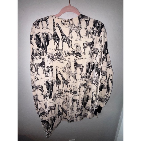 Scrubs Womens L Black And Cream Open Front Animal Print Long Sleeve Modern Chic - Picture 2 of 3